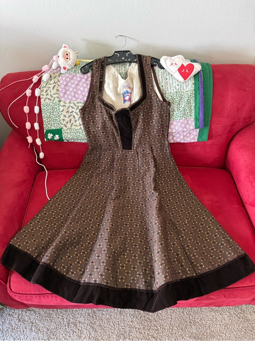 Vintage Octoberfest Brown Floral Velvet Women's Dress Drindl